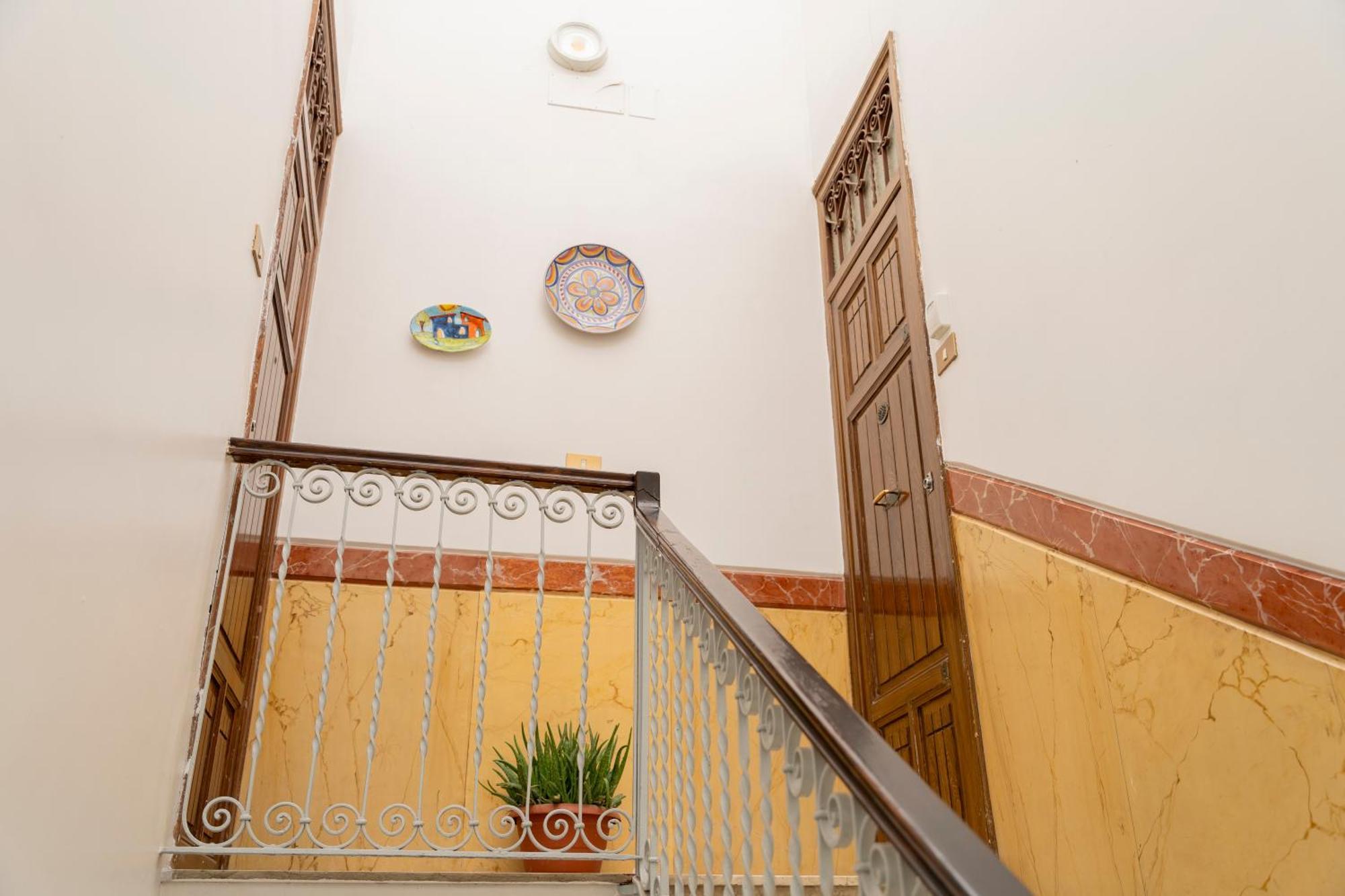 Centro Stazione Aeroporto Wi-Fi&Self Check-In Apartment Palermo Exterior photo